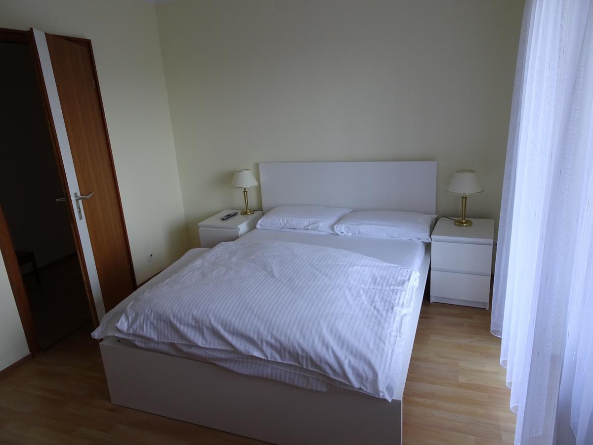 Hotel-Pension Schlossgarten Trippstadt Extérieur photo