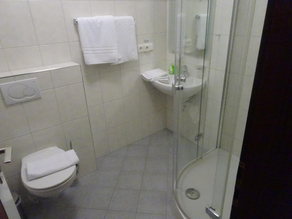 Hotel-Pension Schlossgarten Trippstadt Extérieur photo